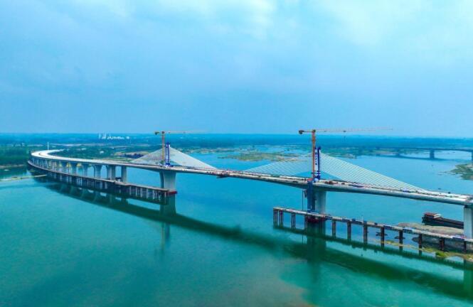 河谷(gǔ)大橋預(yù)計10月具(jù)備通車(chē)條件