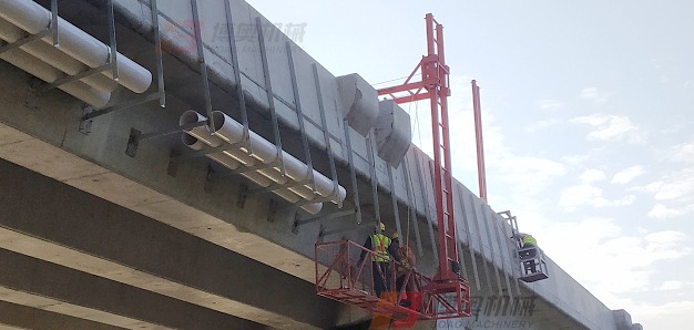 高速(su)橋梁排(pai)水管安(ān)裝及橋(qiao)底檢修(xiu)平台