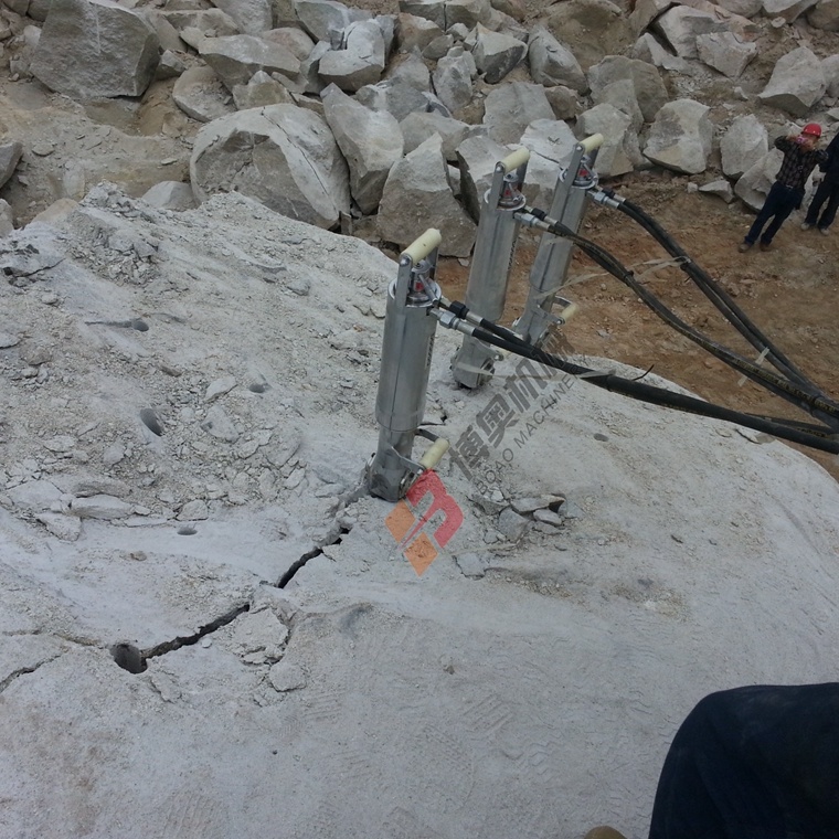 咸阳尔易金属制造集团(AI智能站)FL90A手動(dong)岩石劈裂(lie)機