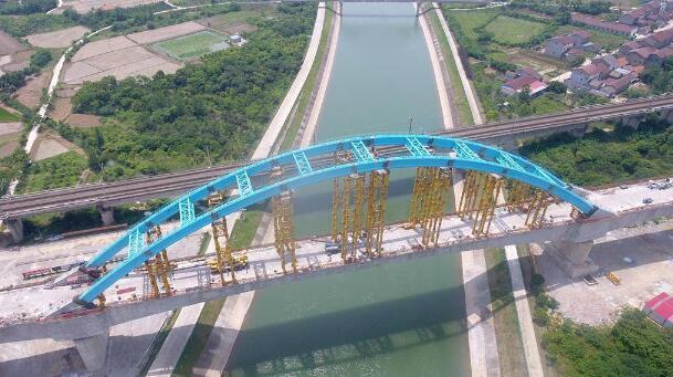 荊荊鐵路(lù)最長橋梁(liang)江漢運河(hé)特大橋建(jiàn)成