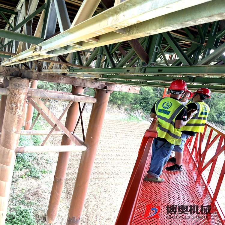 Q13M吊籃式橋(qiao)梁檢測移動平台(tai)