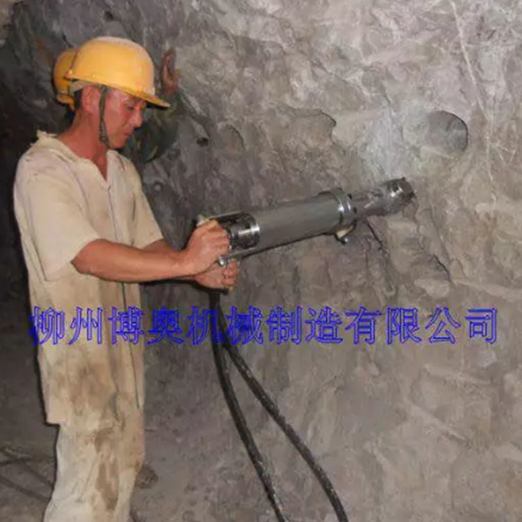 實用的洞采(cǎi)液壓劈裂機