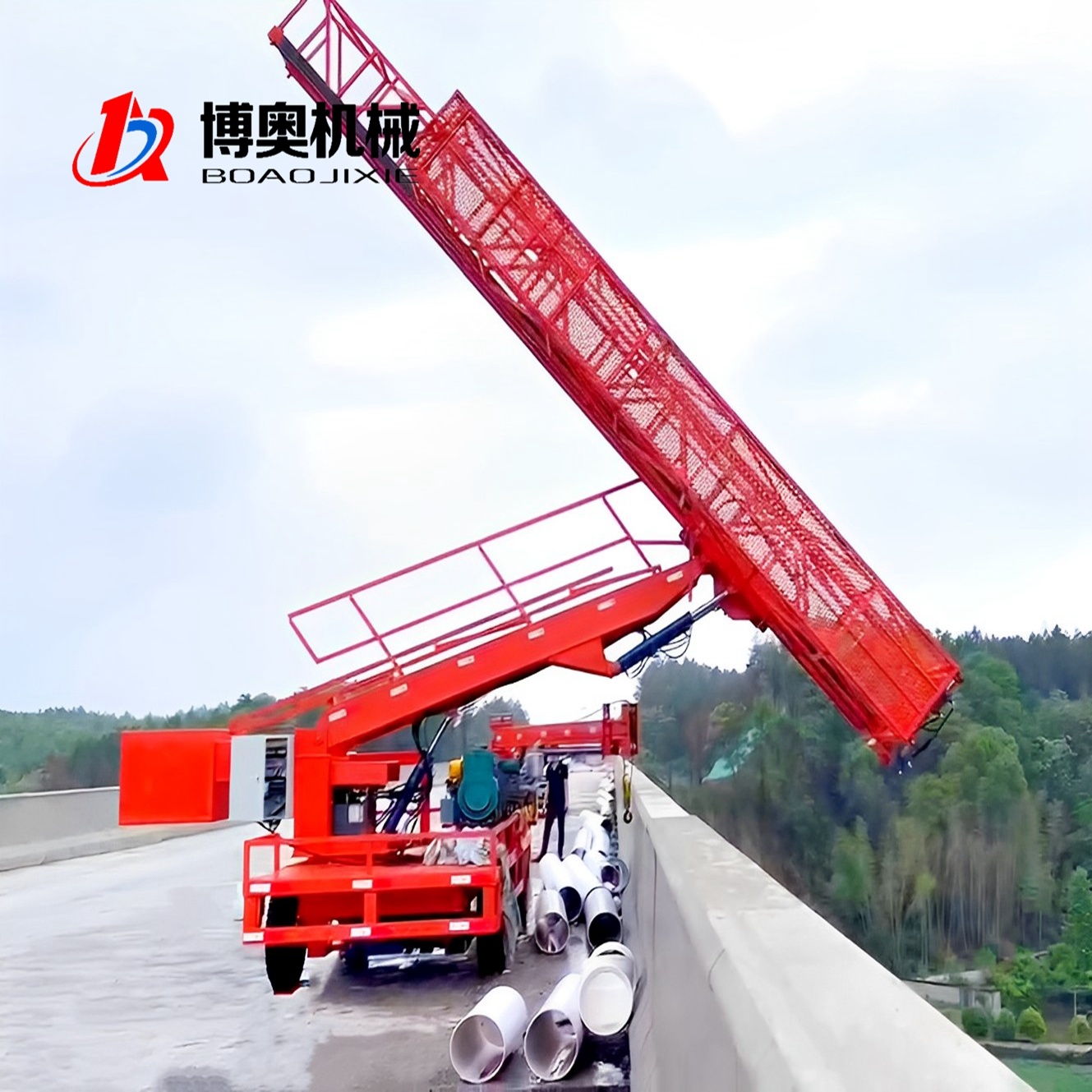 M60可跨(kua)越防抛(pao)網的液(ye)壓橋梁(liáng)排水管(guǎn)側邊安(an)裝設備(bei)_檢修車(chē)