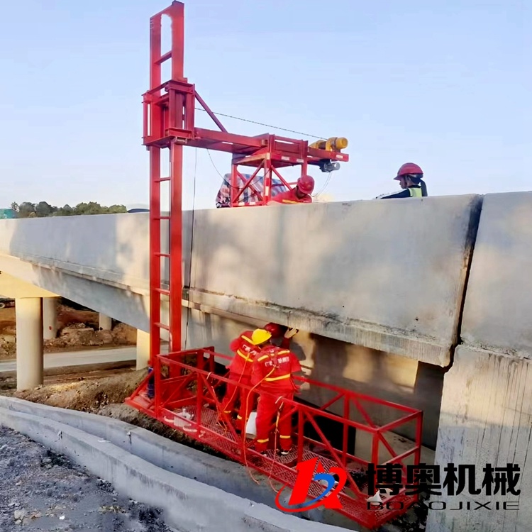 高架(jia)橋排水(shui)管道安(an)裝施工(gōng)電動吊(diao)籃設備(bei)