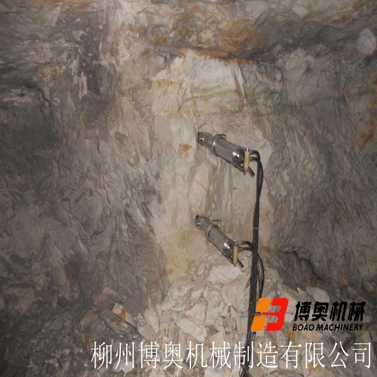 實用的(de)洞采液(ye)壓劈裂(liè)機