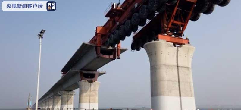 福廈(sha)高鐵集(ji)美特大(da)橋跨集(jí)美大道(dao)連續梁(liáng)順利合(he)龍