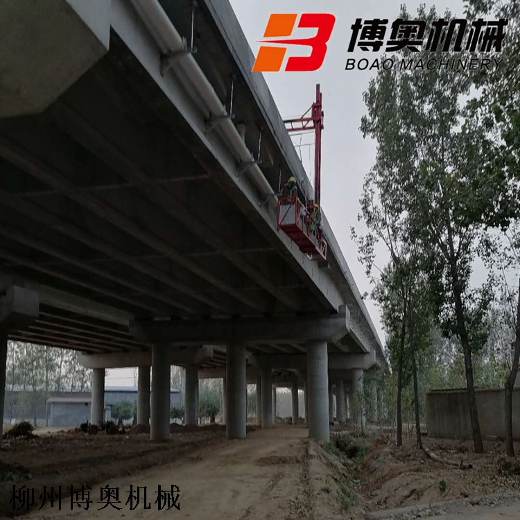 橋梁(liáng)PVC排水管安(ān)裝設備現(xiàn)場圖片